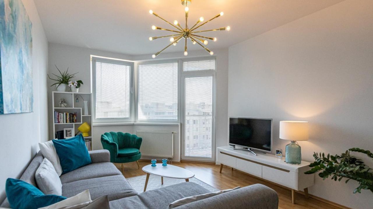 2 Room Apartment With Terrace, New Building, Jegeho Pressburg Exterior foto