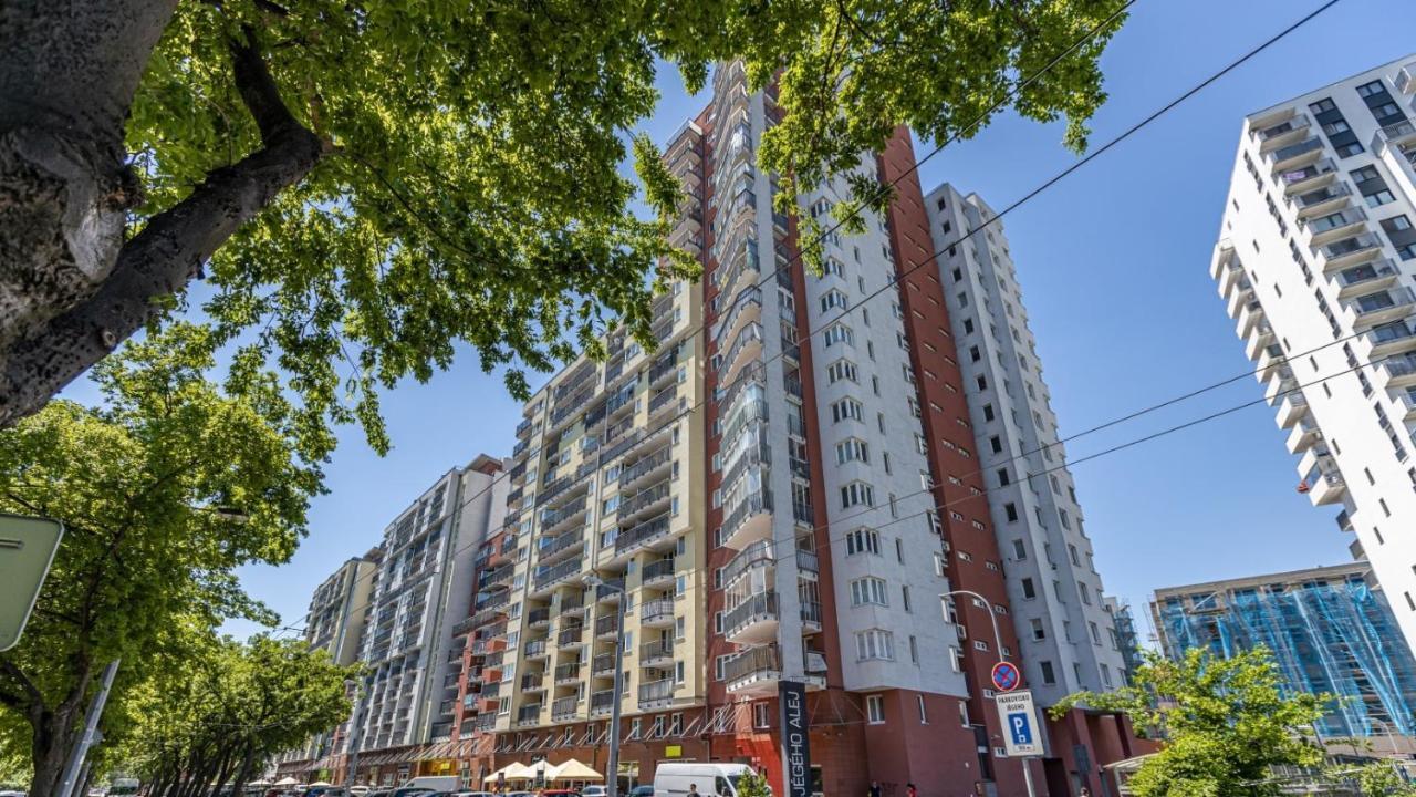 2 Room Apartment With Terrace, New Building, Jegeho Pressburg Exterior foto