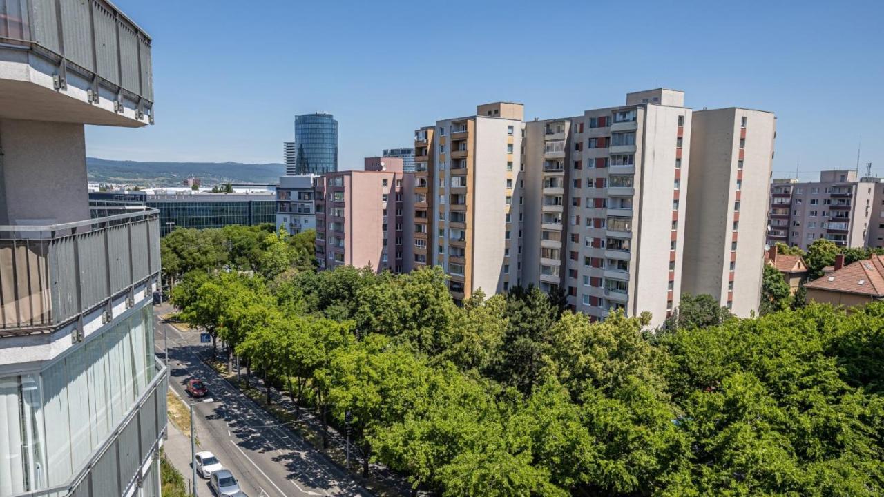 2 Room Apartment With Terrace, New Building, Jegeho Pressburg Exterior foto