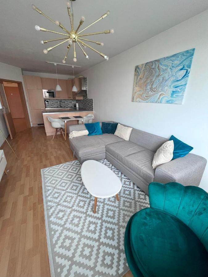 2 Room Apartment With Terrace, New Building, Jegeho Pressburg Exterior foto