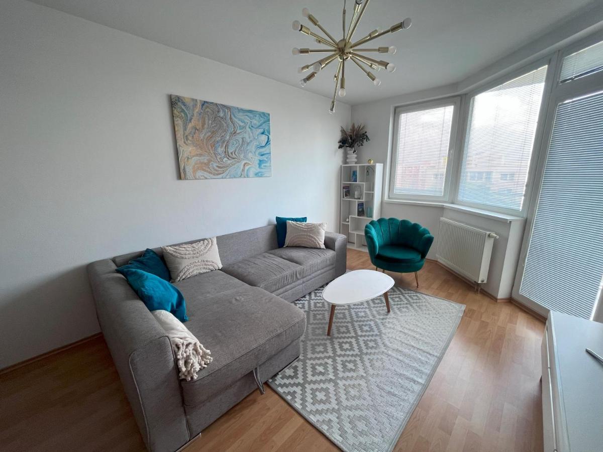 2 Room Apartment With Terrace, New Building, Jegeho Pressburg Exterior foto